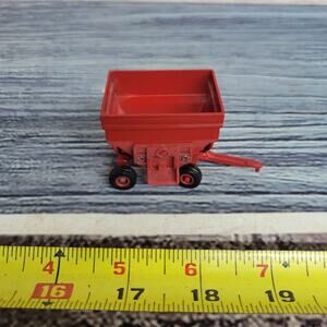 Ertl 1/64 scale die-cast IH gravity wagon/trailer red/black